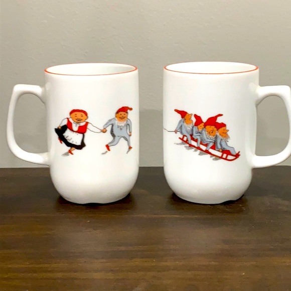 Vintage PORSGRUND NORWAY NISSE Elf Red Trim Coffee Mugs PAIR